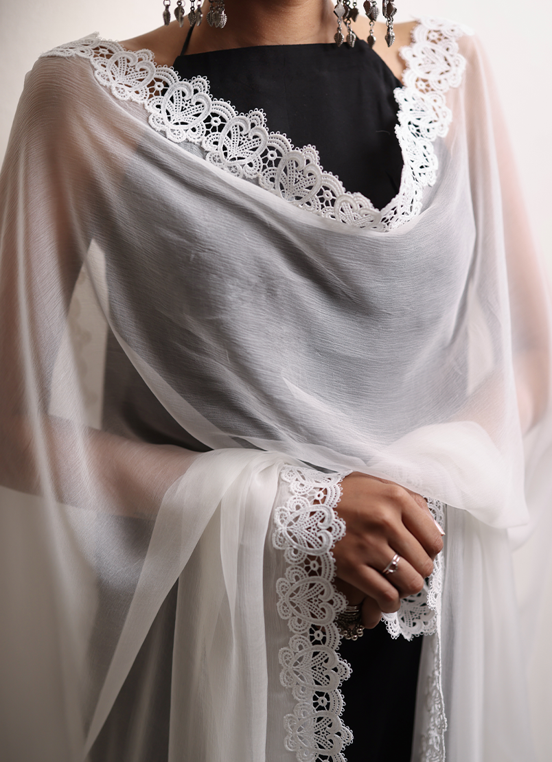 applique-lace-dupatta