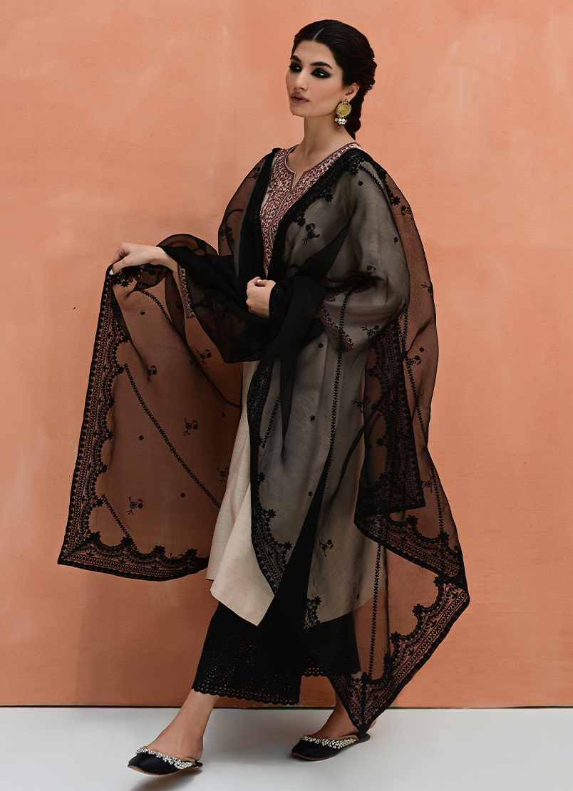 organza-embroidered-dupatta